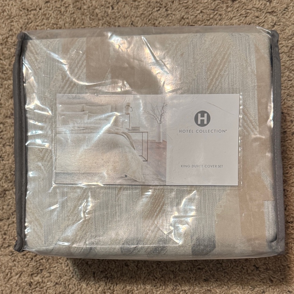 Hotel Collection Elegant Cream and Gray Duvet Set
